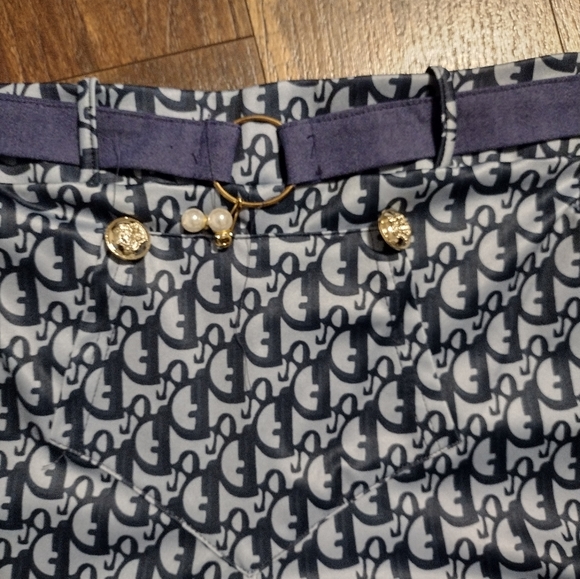 Pants - Picture 4 of 6